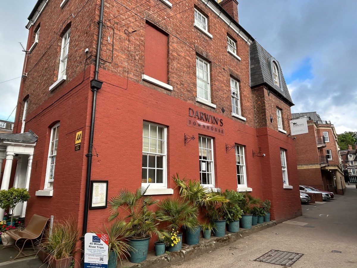 Darwin's Townhouse — photo 1